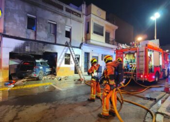 Un accidente insólito en Alaquàs moviliza a los servicios de emergencia para un rescate crítico 14 Un accidente insólito en Alaquàs moviliza a los servicios de emergencia para un rescate crítico