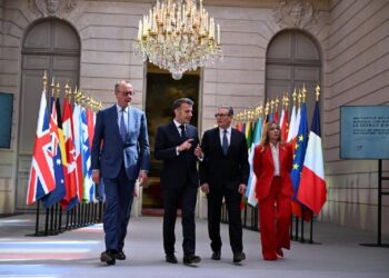 El Aislamiento de España en el Nuevo Orden Marítimo: Entre la Exclusión en París y el Refugio Ideológico en Barcelona