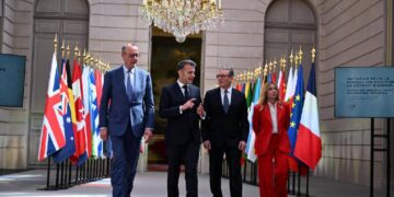 El Aislamiento de España en el Nuevo Orden Marítimo: Entre la Exclusión en París y el Refugio Ideológico en Barcelona