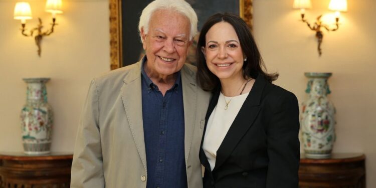 Tensión diplomática en Madrid: El Gobierno tacha de "error" el desplante de María Corina Machado y señala a la "extrema derecha"