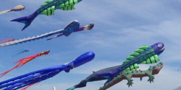 El cielo del Cabanyal se prepara para su gran baile: Valéncia celebra al fin el XXV Festival de Cacherulos