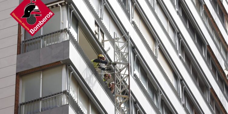 Tragedia en Benidorm: Dos trabajadores pierden la vida tras el colapso de un andamio