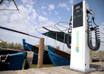 L’Albufera impulsa la navegación eléctrica con nuevos puntos de recarga en El Palmar y El Saler