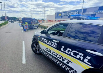 La Policía Local de Sagunto frustra el robo de una furgoneta de reparto y recupera toda la mercancía 14 La Policía Local de Sagunto frustra el robo de una furgoneta de reparto y recupera toda la mercancía