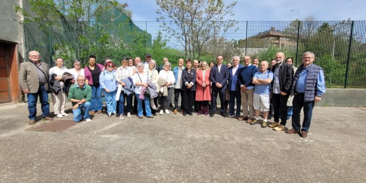 La CNSE presenta una guía pionera para garantizar el buen trato y la autonomía de las personas mayores sordas