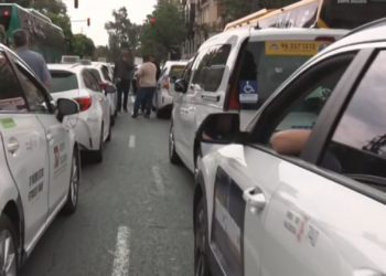 El taxi declara la guerra total en Valéncia: amenaza con un paro indefinido ante la "invasión" de las VTC