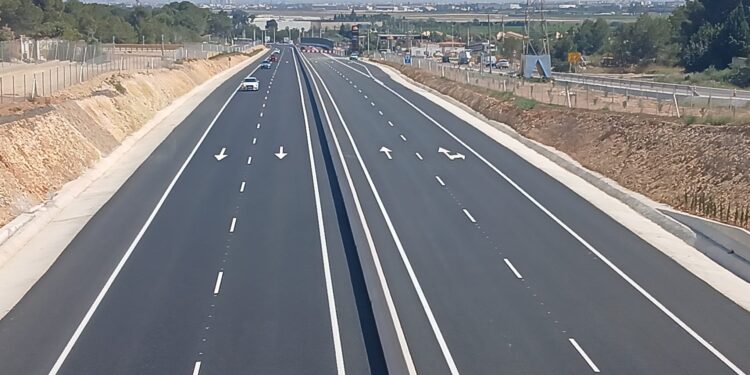 La Diputació de Valéncia abre el tronco principal de la CV-370 para agilizar el tráfico entre Manises y Ribarroja