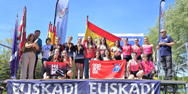 El remo vasco domina el 83º Campeonato de España de Bateles en Legutiano