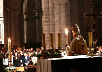 Valencia celebra la Resurrección: de la sobriedad del ‘Planctus Mariae’ al júbilo de la Vigilia Pascual