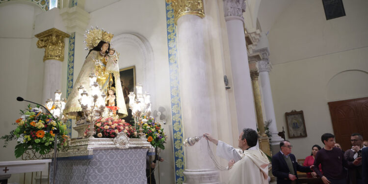 Fe y tradición en Benicalap: La Virgen de los Desamparados protagoniza un fin de semana histórico