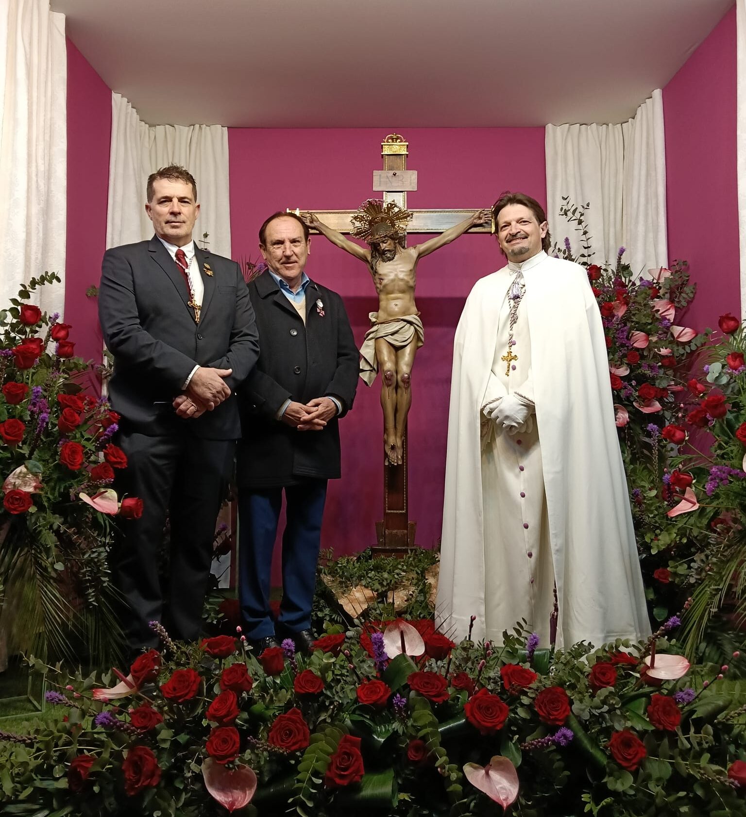 Un siglo de fe frente al Mediterráneo: El Cristo del Perdón celebra su centenario 2 WhatsApp Image 2026 04 02 at 23.46.49 e1775169084865