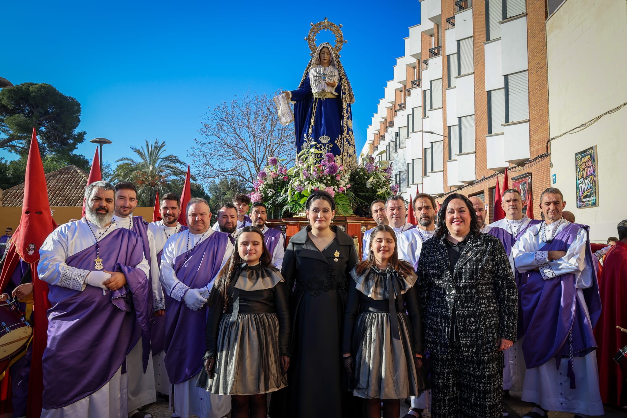 La fe inunda las calles: Torrent vive una mañana de devoción con el Encuentro Doloroso y la «Trencà de l’hora» 4 WhatsApp Image 2026 04 03 at 11.18.09