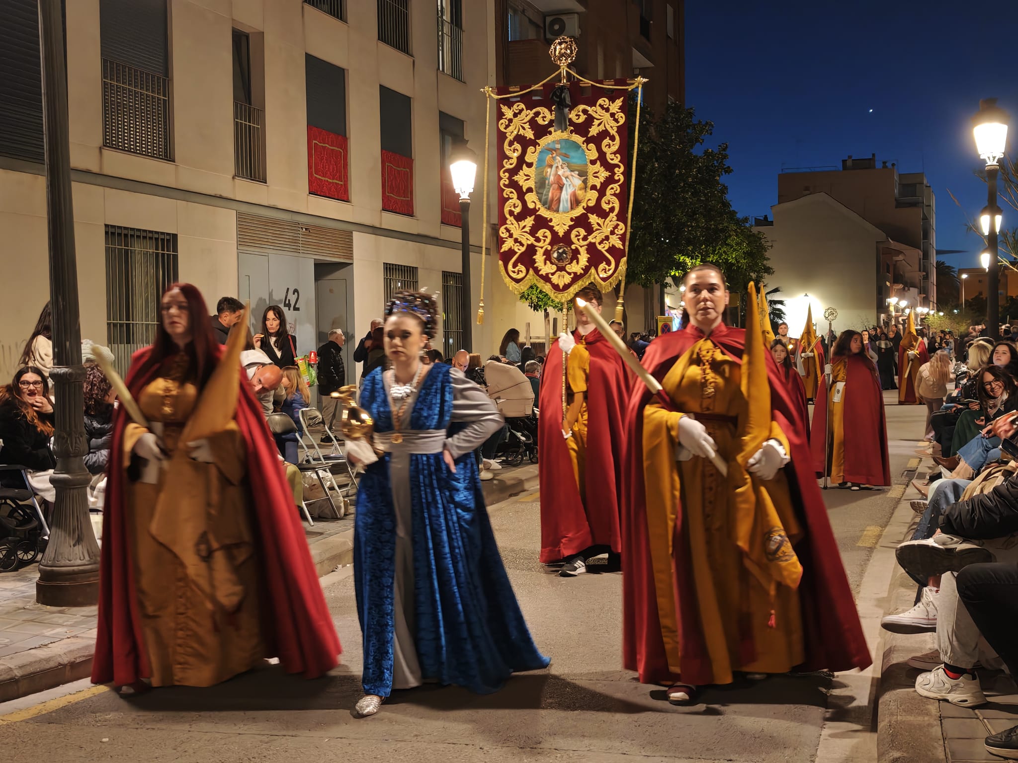 El Marítim se rinde al fervor: El Santo Entierro desborda pasión en la Semana Santa Marinera 3 WhatsApp Image 2026 04 03 at 21.34.47 copia