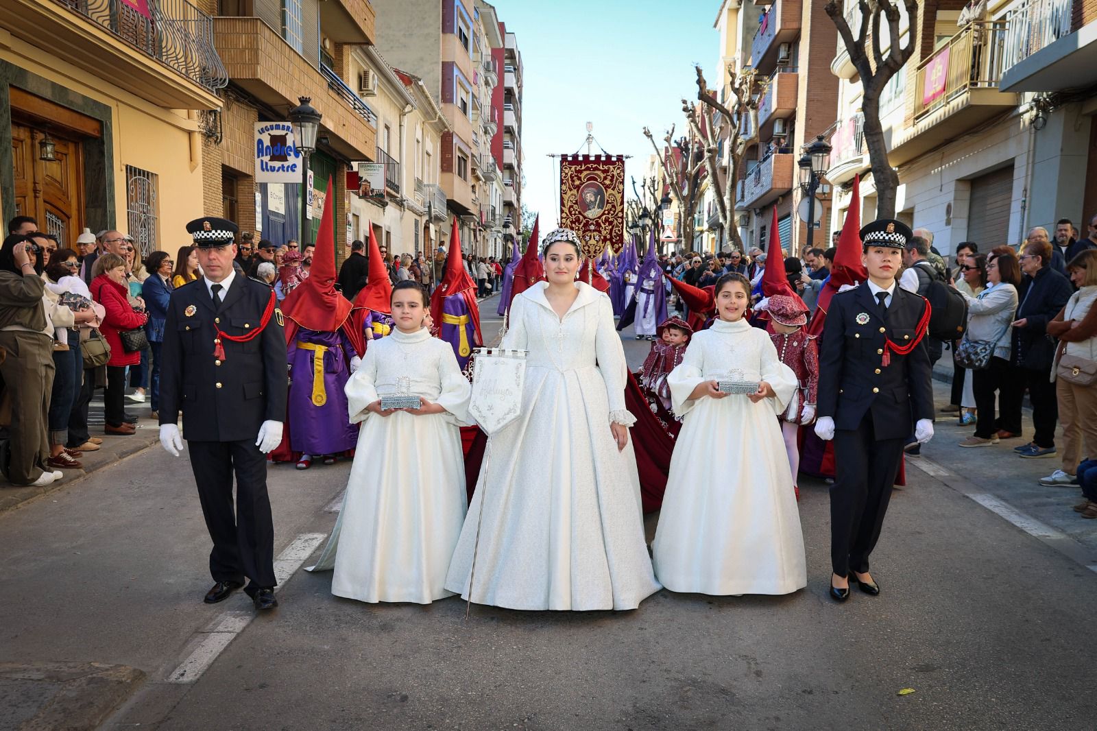 Torrent se rinde a la luz: El Encuentro Glorioso consagra el Domingo de Resurrección como el hito de la Semana Santa 3 WhatsApp Image 2026 04 05 at 11.55.481