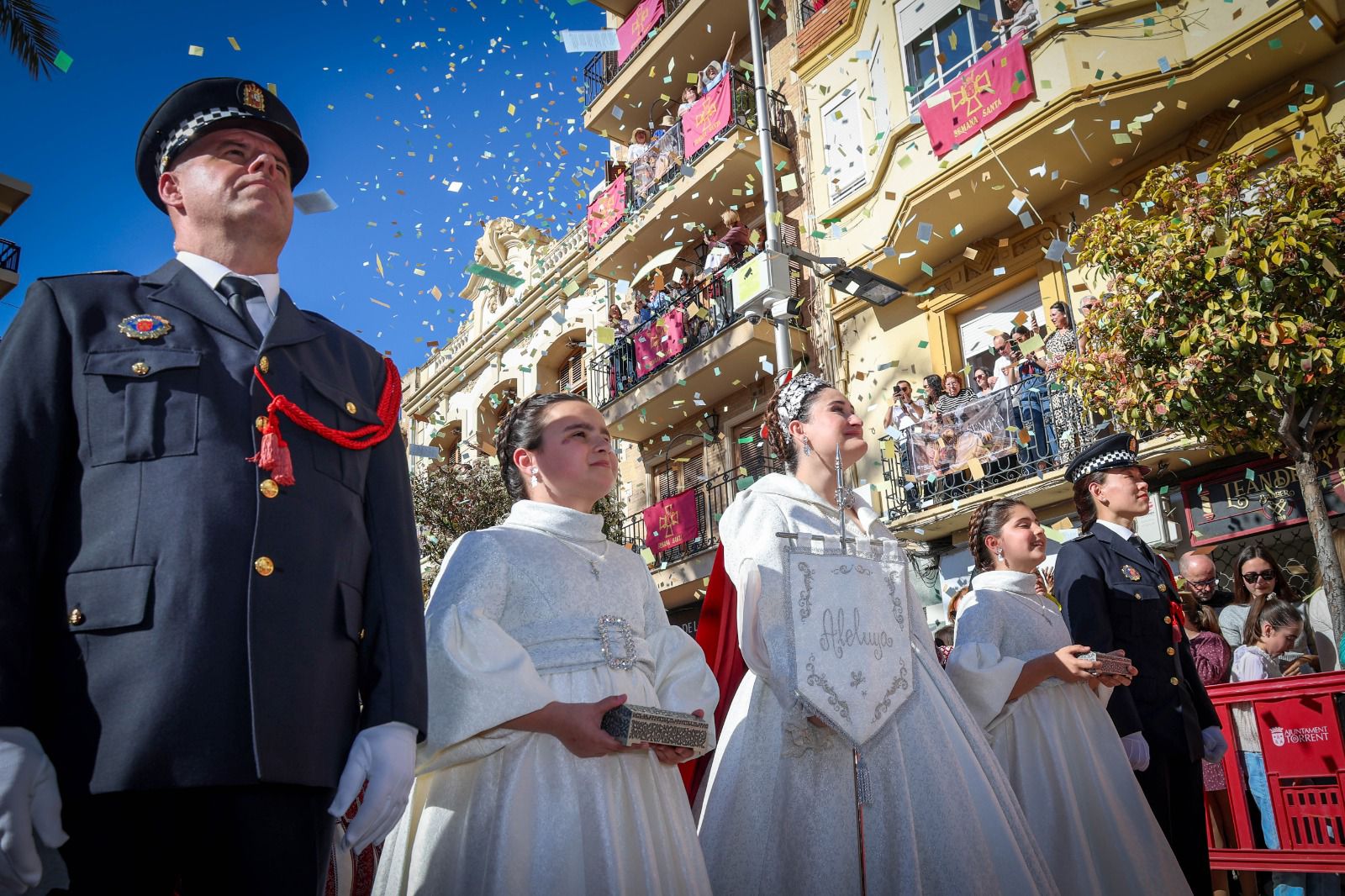 Torrent se rinde a la luz: El Encuentro Glorioso consagra el Domingo de Resurrección como el hito de la Semana Santa 6 WhatsApp Image 2026 04 05 at 11.55.491