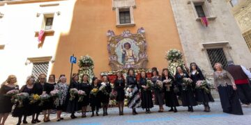 Valencia se engalana para honrar a San Vicente Ferrer: guía completa de los actos y los tradicionales "Milacres de Sant Vicent"