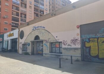 Trece años de silencio en el dial: el esqueleto de Ràdio 9 que Blasco Ibáñez no logra enterrar