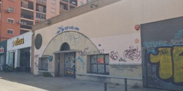 Trece años de silencio en el dial: el esqueleto de Ràdio 9 que Blasco Ibáñez no logra enterrar