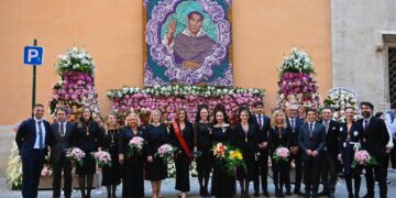 Mañana de devoción institucional a Sant Vicent Ferrer que ha acabado con la anecdótica actuación de los Bomberos