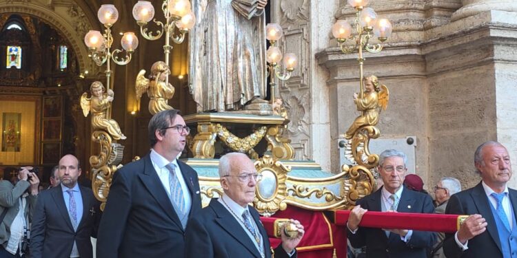 Valencia se rinde a su Patrón: Una multitudinaria Procesión General cierra los actos de Sant Vicent Ferrer