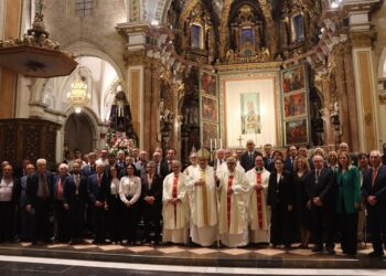 Torrent reafirma su fervor religioso en el corazón de la Catedral de Valencia durante el III Año Jubilar