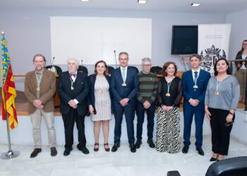 Ingres de nous membres corresponentes i de numero a l'Institut d'Estudis Valencians
