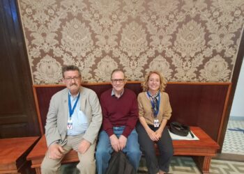 Los vecinos exigen el soterramiento sur de las vias de Serrería