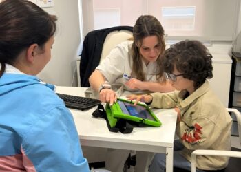  Vithas Valencia Consuelo destaca el papel de las familias como motor en el desarrollo de niños con autismo