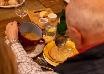 Los Gómez hacen disfrutar del puchero valenciano a más de 4.000 comensales este invierno