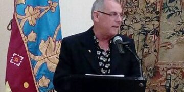 Presentació de dos llibres de Toni Fontelles en el Grup d'Acció Valencianista