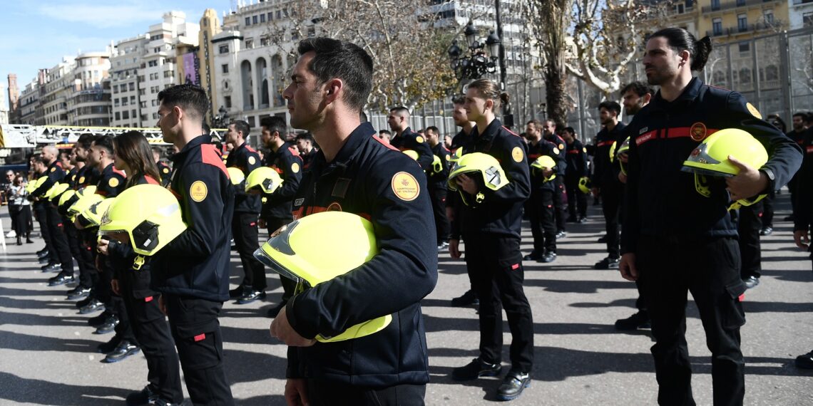 Valencia aprueba 43 nuevas plazas de mando para reforzar el cuerpo municipal de bomberos 1 0219 Bombers