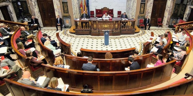Parques, jardines y Albufera reabren el choque político en Valencia entre acusaciones de parálisis y defensa de más inversión