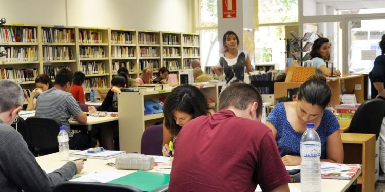 Valencia abrirá por primera vez bibliotecas municipales 24 horas durante los exámenes