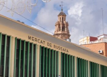 Valencia renovará la fachada del Mercado de Russafa con una nueva actuación de 60.000 euros