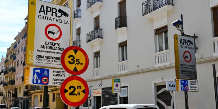 Valencia redefine sus “zonas de convivencia” en Ciutat Vella y Campanar con límite de 20 km/h 1 Valencia redefine sus “zonas de convivencia” en Ciutat Vella y Campanar con límite de 20 km/h
