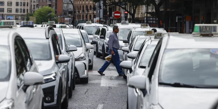 La nueva regulación del taxi y las VTC en la Comunitat Valenciana paraliza licencias y endurece las sanciones 1 166170cf f5e8 4be1 abd4 fb4eebeffdf3 16 9 aspect ratio 1600w 0