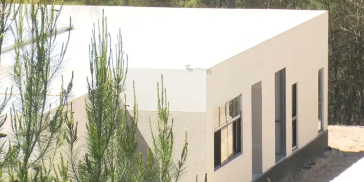 Denuncian ante el Seprona el macroproyecto de 500 chalets ecológicos junto al pantano de Beniarrés