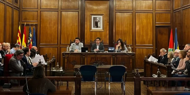 Alcoi aprueba automáticamente los presupuestos tras fracasar una posible moción de censura contra Toni Francés