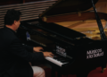 El Hospital Doctor Balmis de Alicante se llena de música con la inauguración de un nuevo "Piano por la Salud"