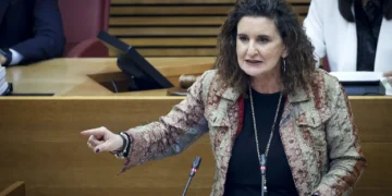 El PSPV denuncia “despilfarro” y contratos millonarios en À Punt por programas con mínima audiencia