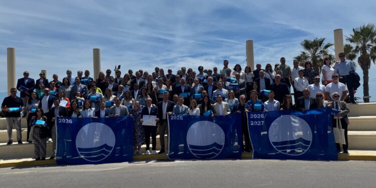 La Comunitat Valenciana revalida su liderazgo nacional con 174 Banderas Azules 1 La Comunitat valenciana revalida su liderazgo nacional con 174 Banderas Azules