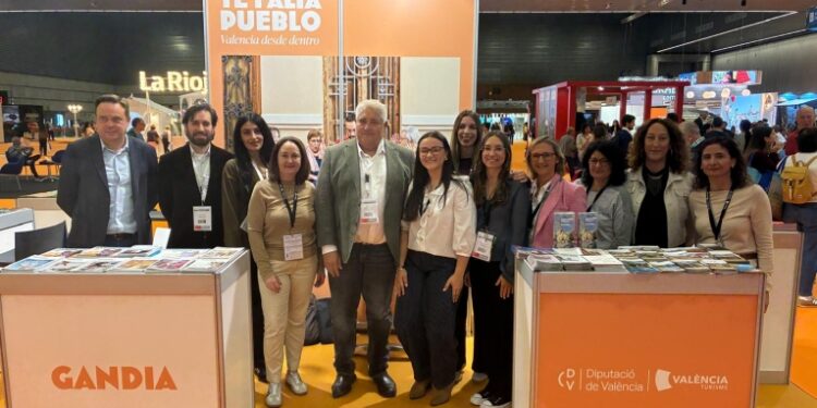 Valencia refuerza su liderazgo en el norte: éxito de la provincia en la inauguración de Expovacaciones 2026