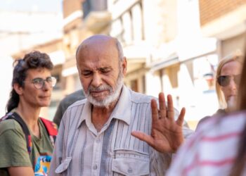 Desalojados con una prórroga de 48 horas: la familia de Mohamed, en la calle y sin alternativa habitacional digna en Massanassa