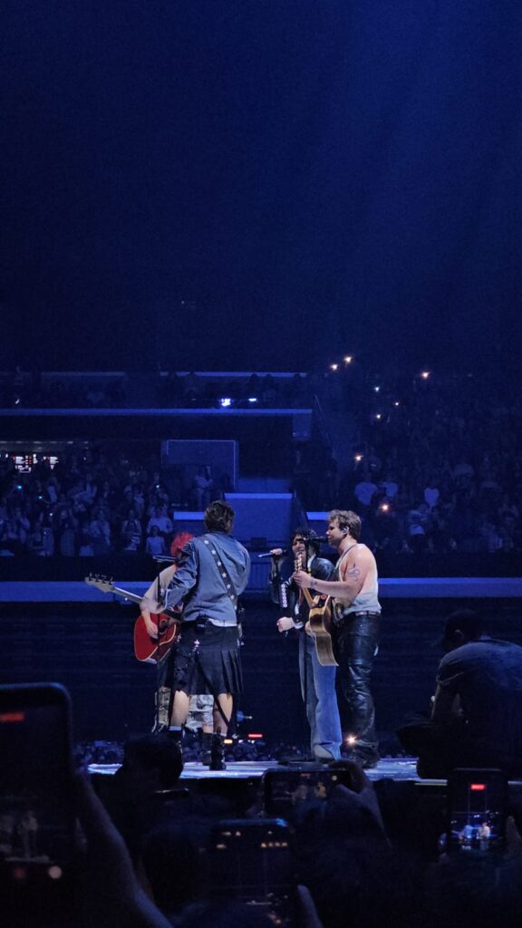 5 Seconds of Summer conquista Valencia mas de 6.500 fans llenan el Roig Arena en el regreso triunfal de la banda a Espana 4