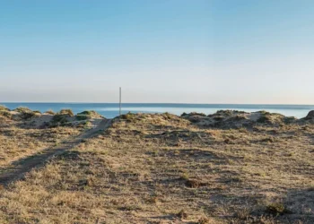 Rescatan a cinco personas en una playa de Oliva tras quedar atrapadas en el agua