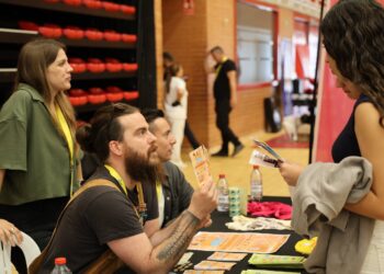 Cullera impulsa la Feria de Formación “Orienta tu futuro” para guiar a cientos de jóvenes en su futuro académico y laboral