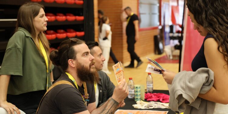 Cullera impulsa la Feria de Formación “Orienta tu futuro” para guiar a cientos de jóvenes en su futuro académico y laboral