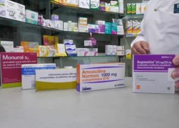 Menos pastillas por caja: Sanidad cambia los envases para frenar el mal uso de antibióticos