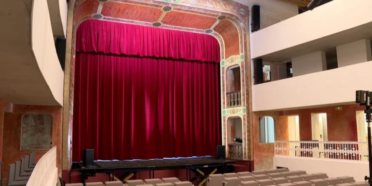 Carlet recupera el histórico Teatro El Siglo, escenario del estreno mundial del pasodoble ‘Amparito Roca’