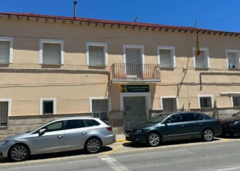 Consternación en Dolores tras hallar muertos a un guardia civil, su mujer y su hijo en la casa cuartel